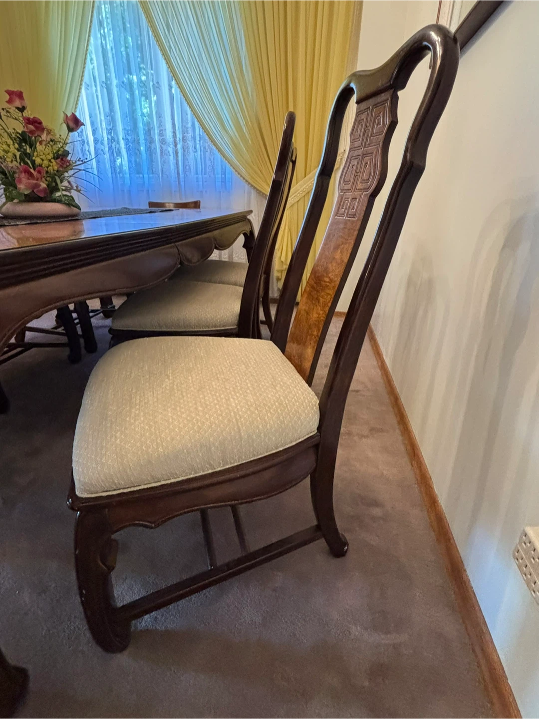 Dining Room Hutch and Chairs Set - photo 3