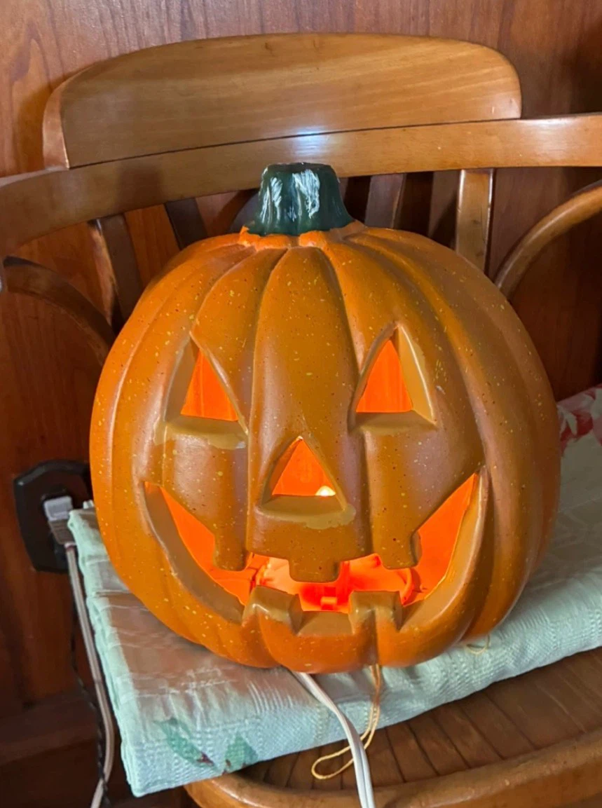 Light-Up Halloween Jack-O-Lantern Pumpkin 10" Plug-In Decor