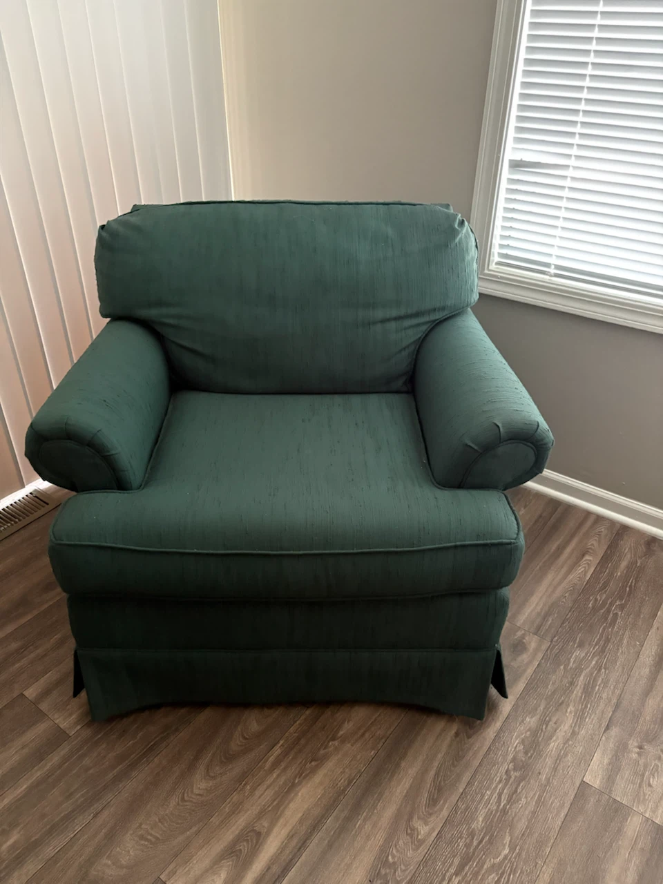 Assorted Living Room Seating - photo 4