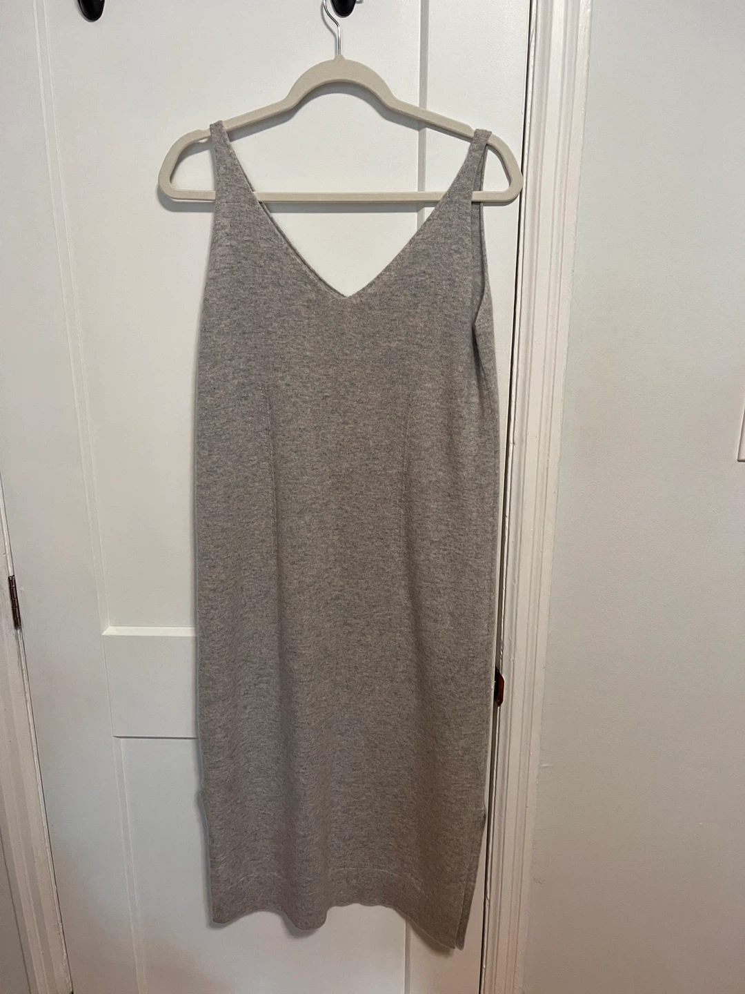 Club Monaco Cashmere Grey V-Neck Midi Dress Soze medium