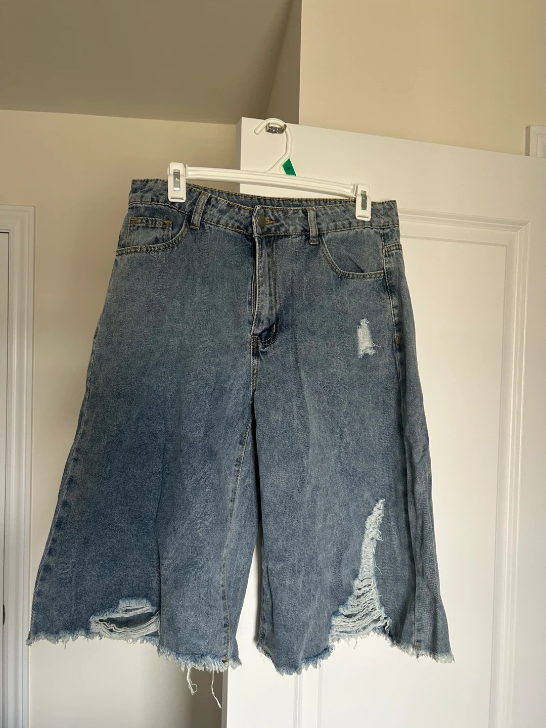 Distressed Denim Capri