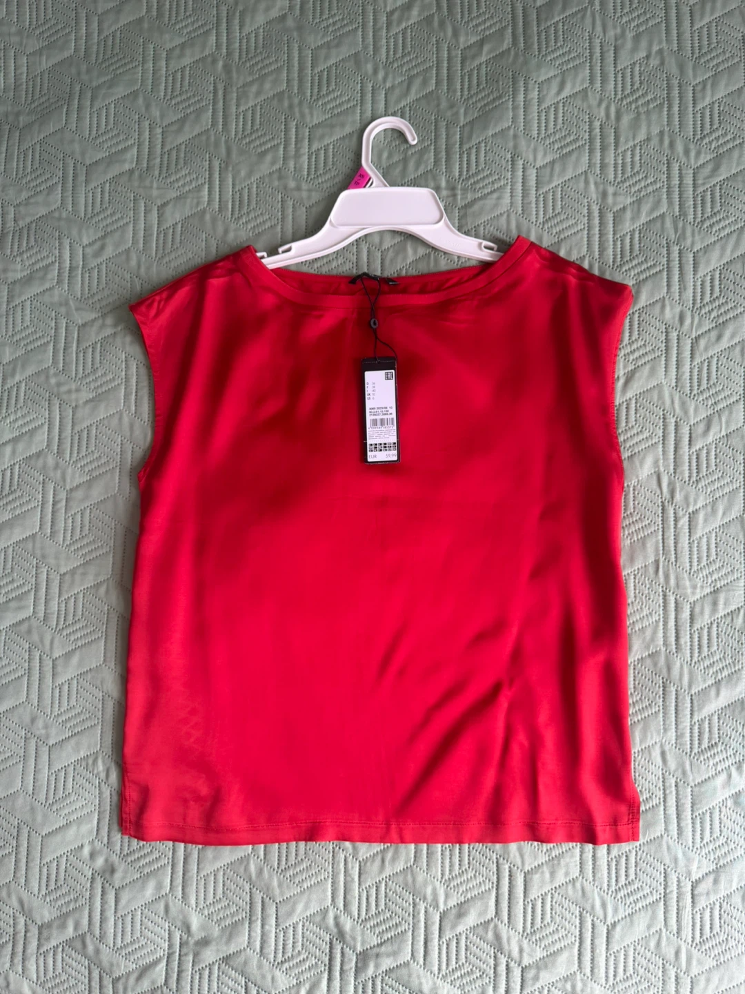 Comma Red Sleeveless Top
