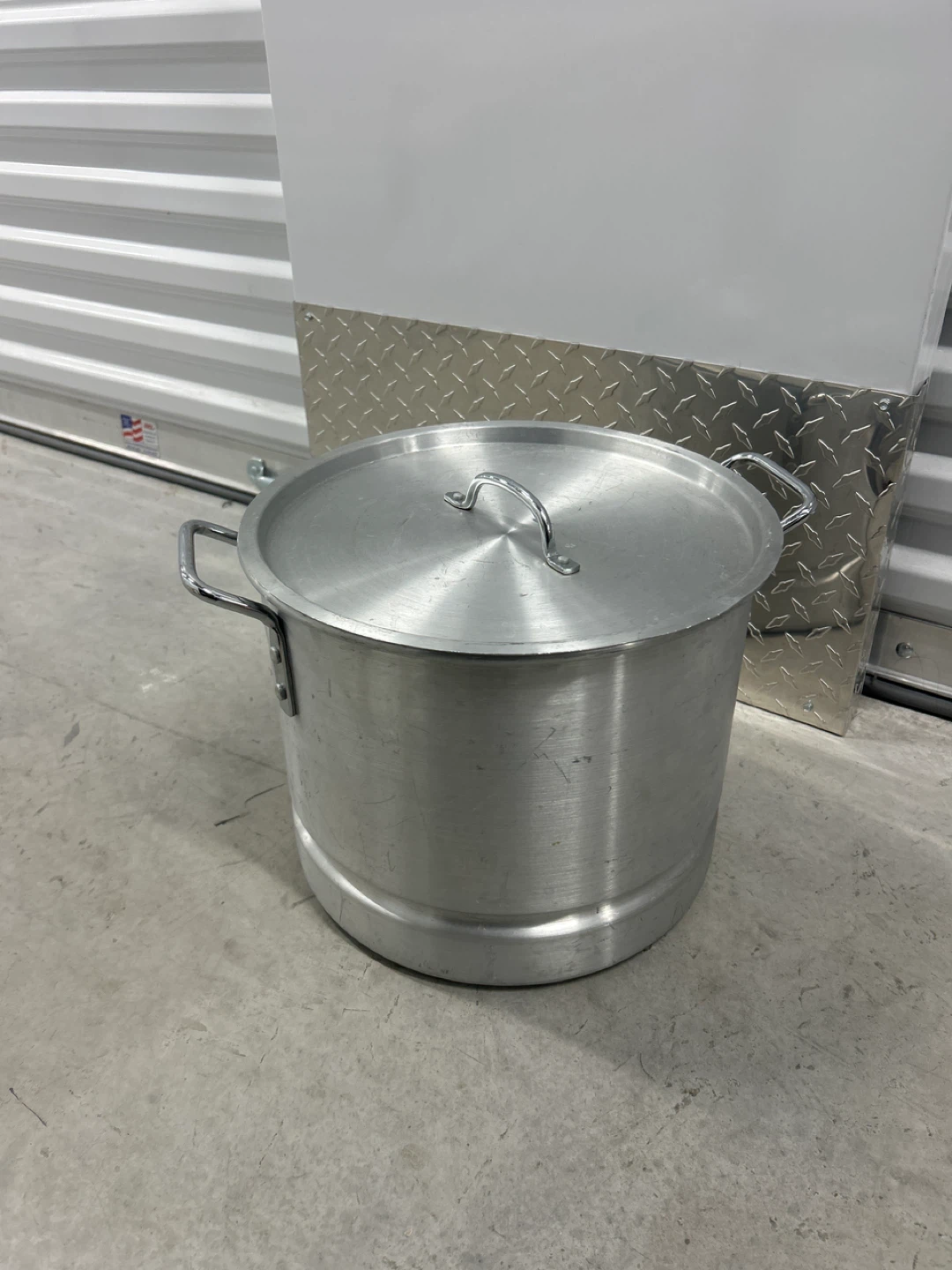 Large Aluminum Stock Pot with Lid