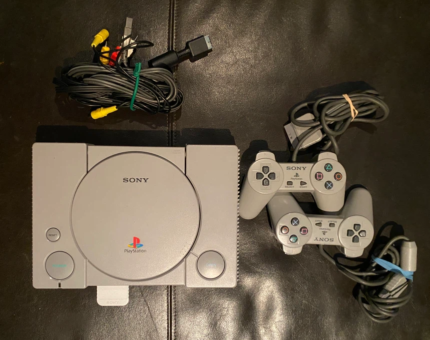 Playstation 1 Console (With Controllers & Wires)