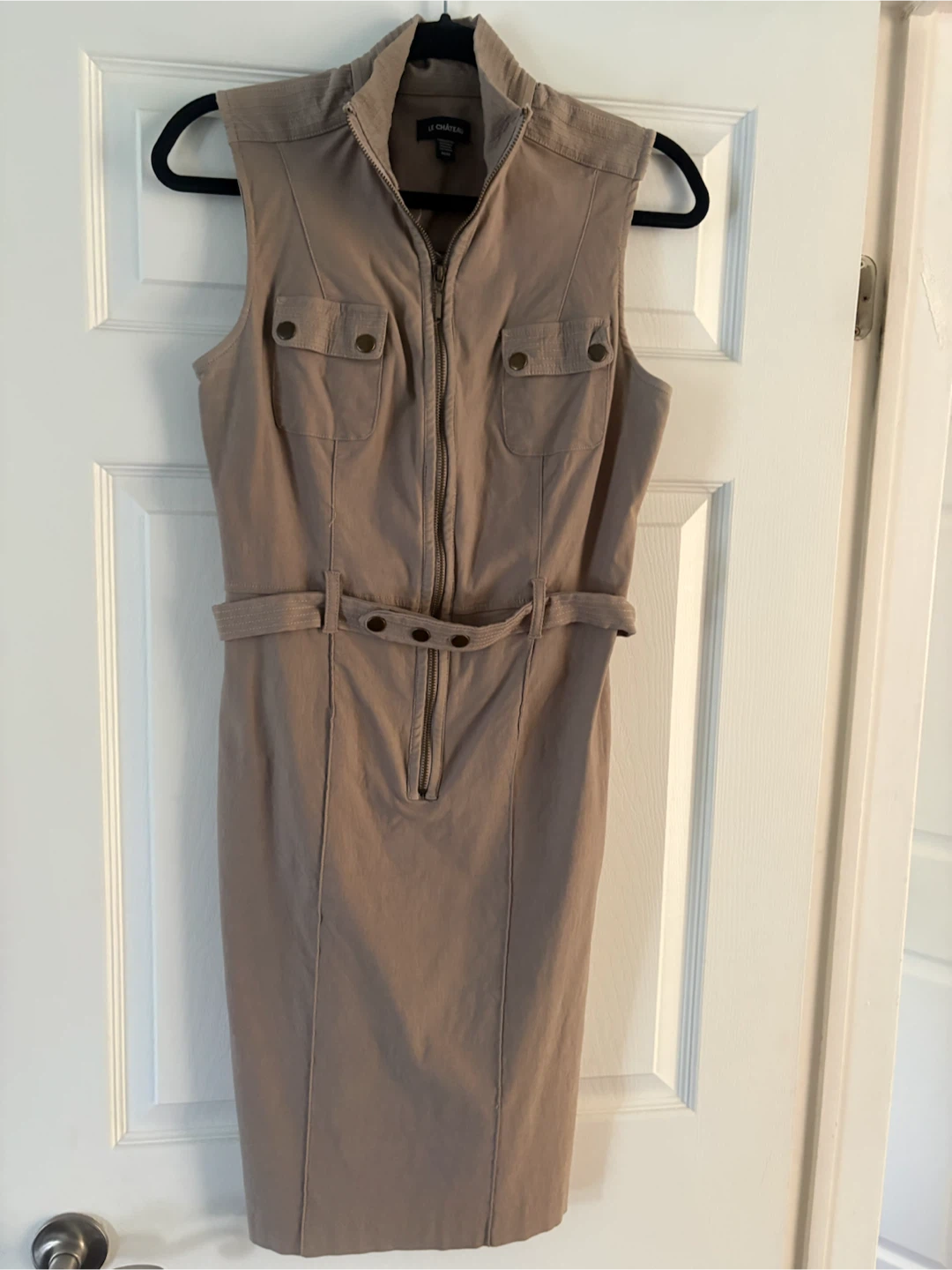Le Château Sleeveless Dress - Medium