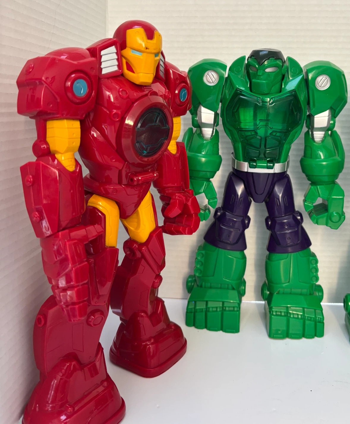 Marvel Superhero Action Figures Set of 4 - photo 2