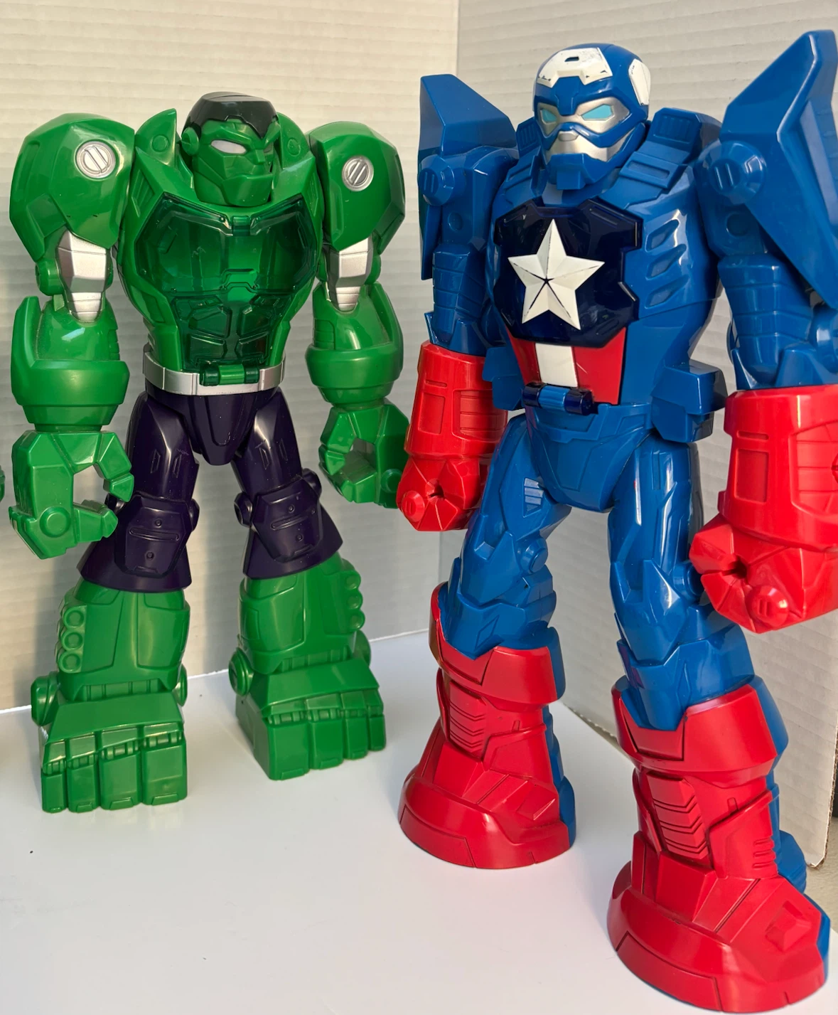 Marvel Superhero Action Figures Set of 4 - photo 3