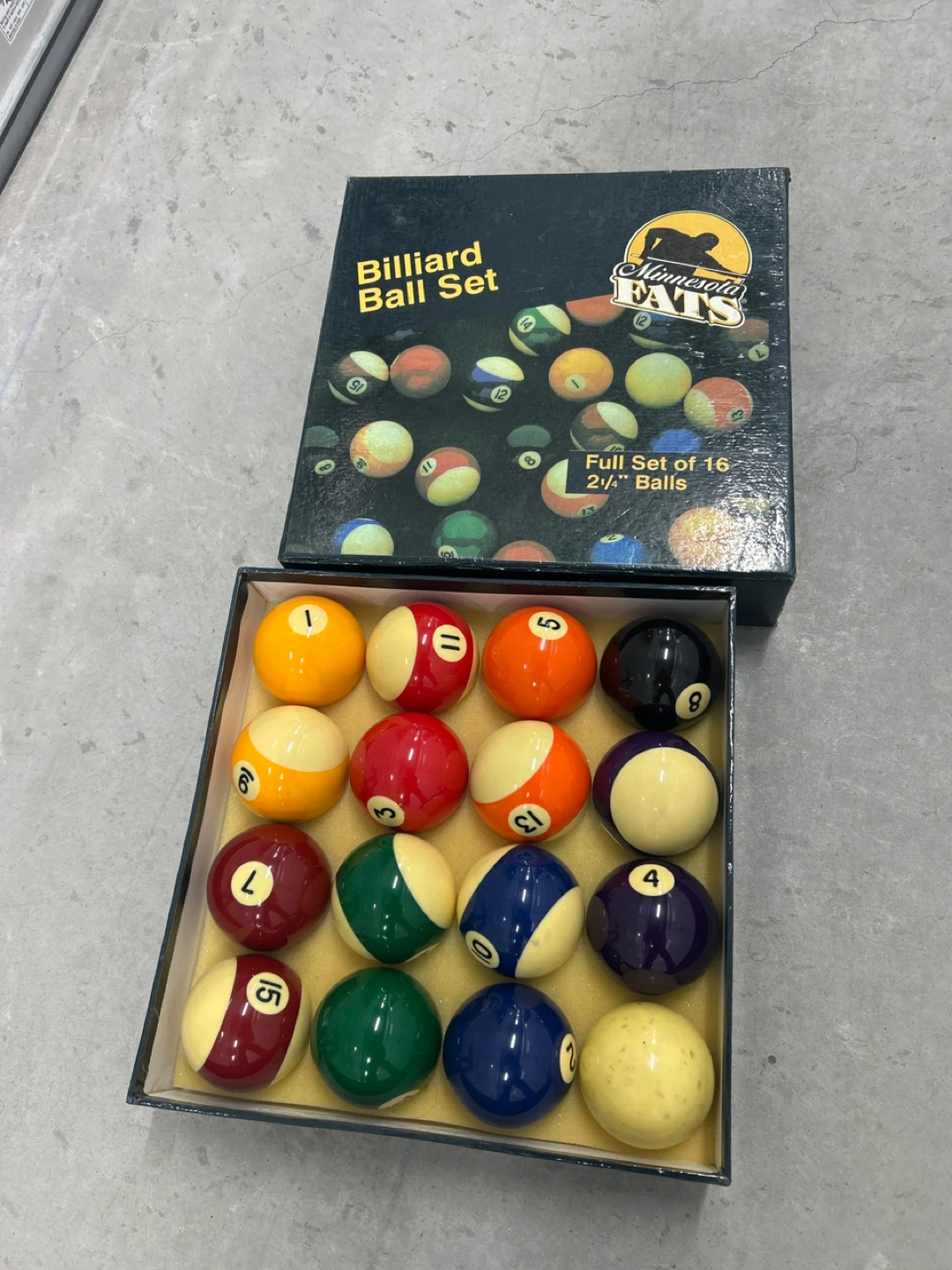 Minnesota Fats Billiard Ball Set