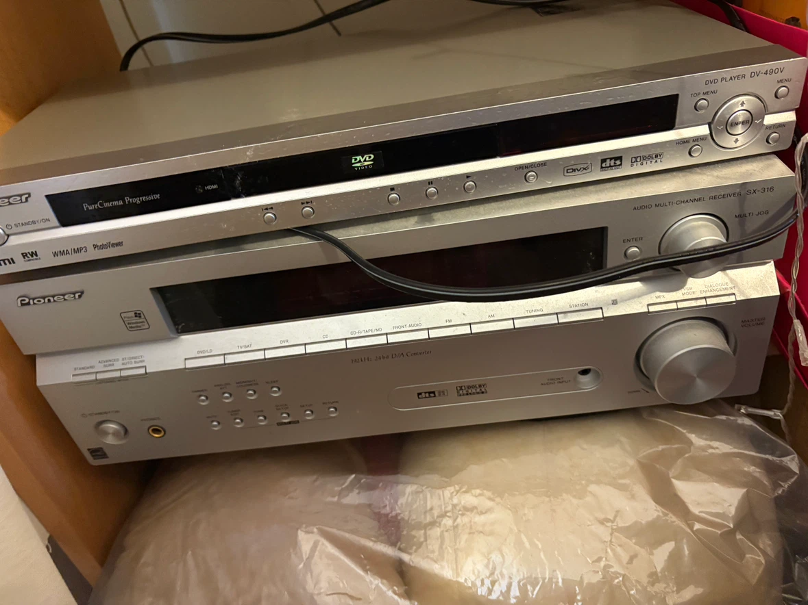Pioneer DVD Player DV-490V and Receiver SX-316