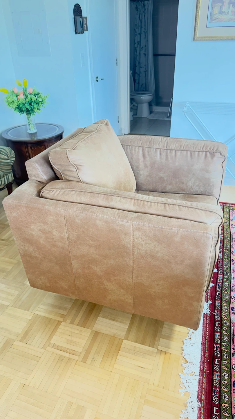3-Seater Sofa and a love seat - photo 4