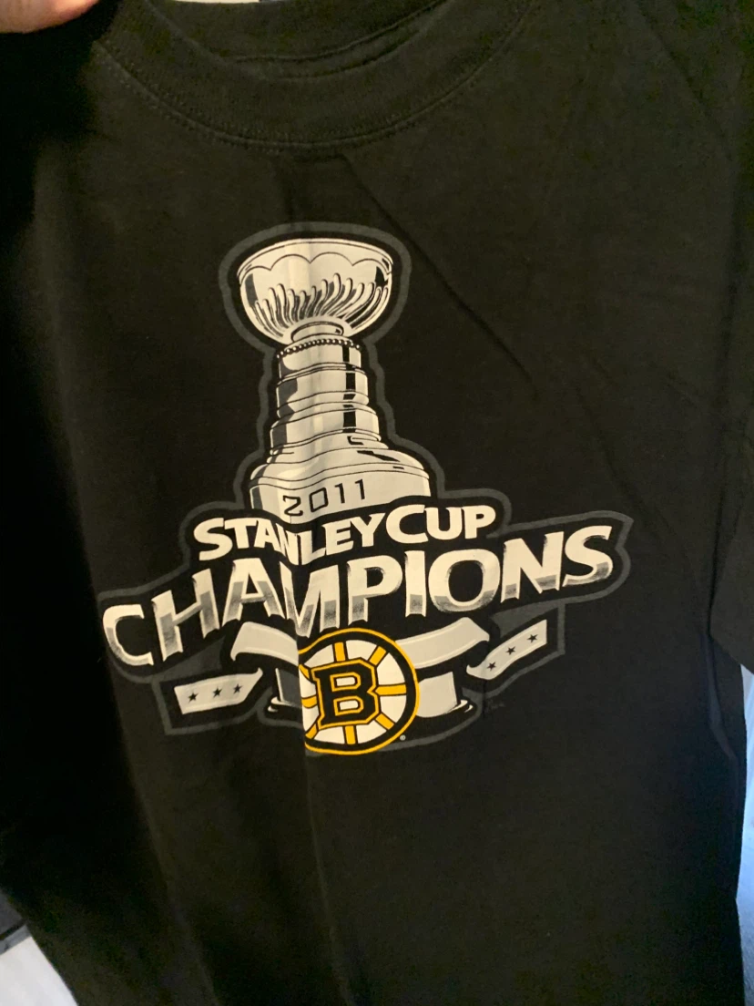 Boston Bruins Hockey T-Shirt $20ea or 3 for 50 - photo 2
