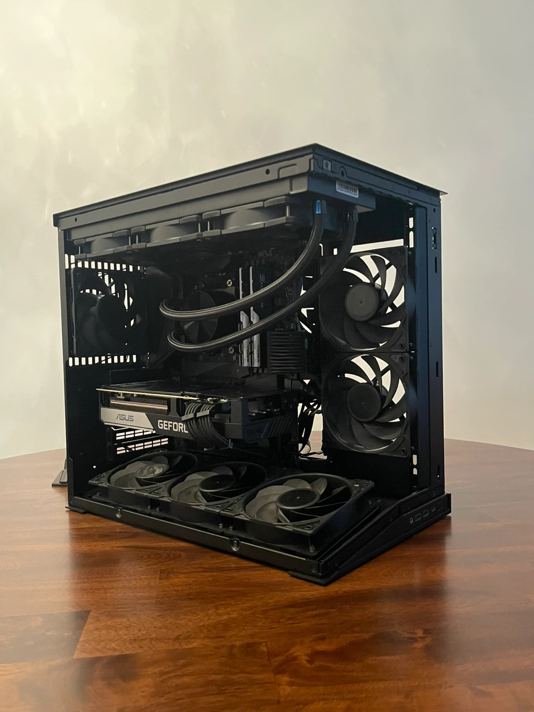 RTX PREMIUM GAMING PC - photo 4