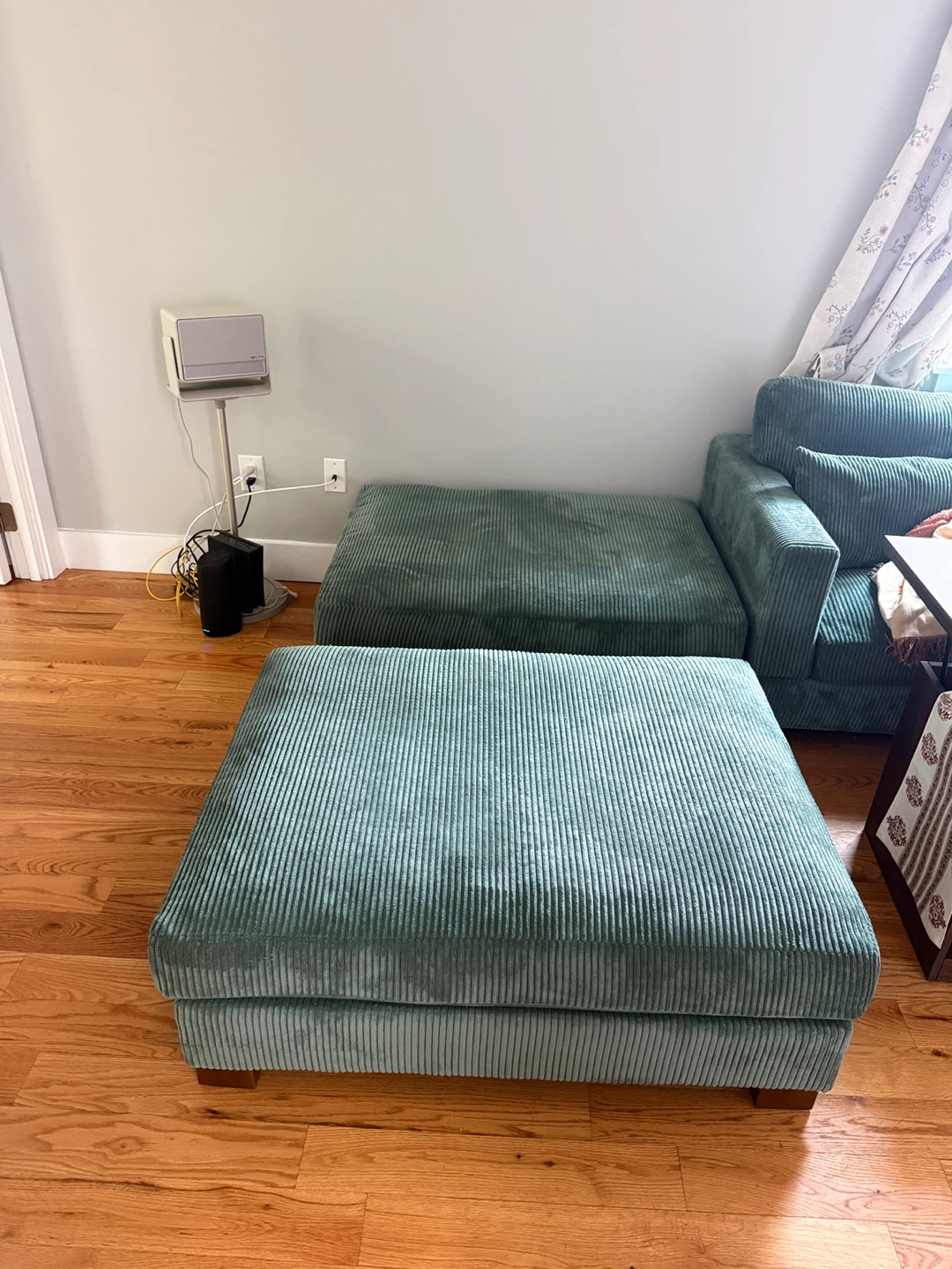 2 Ottomans & 2 Floor Cushions - photo 3
