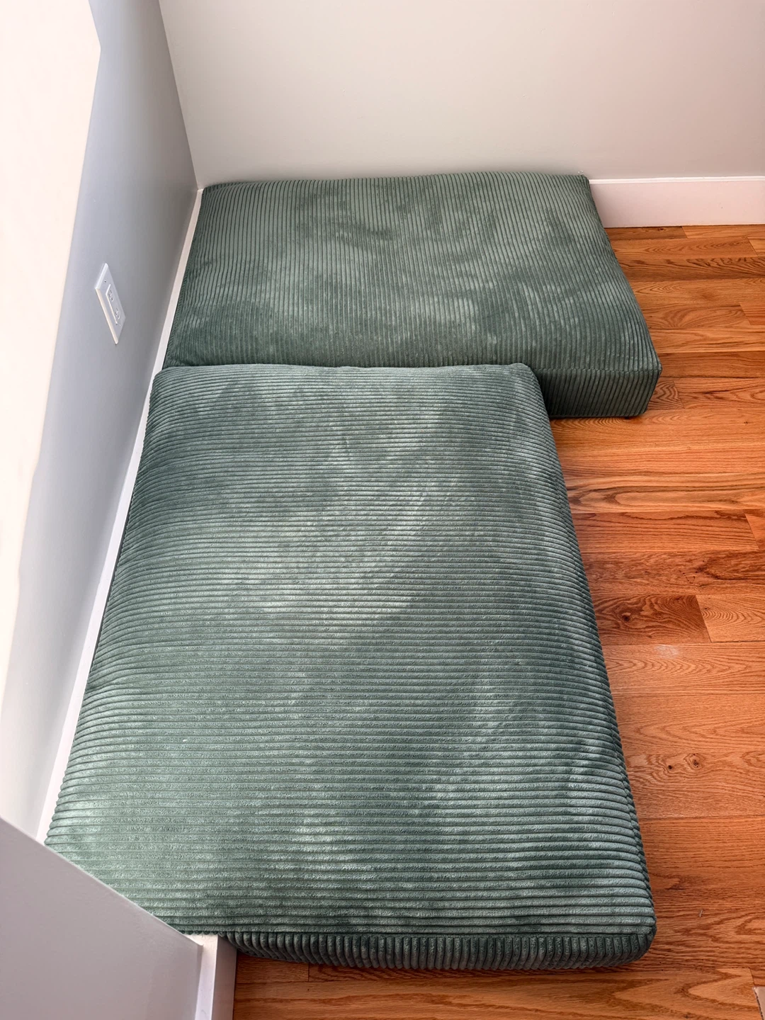 2 Ottomans & 2 Floor Cushions - photo 4