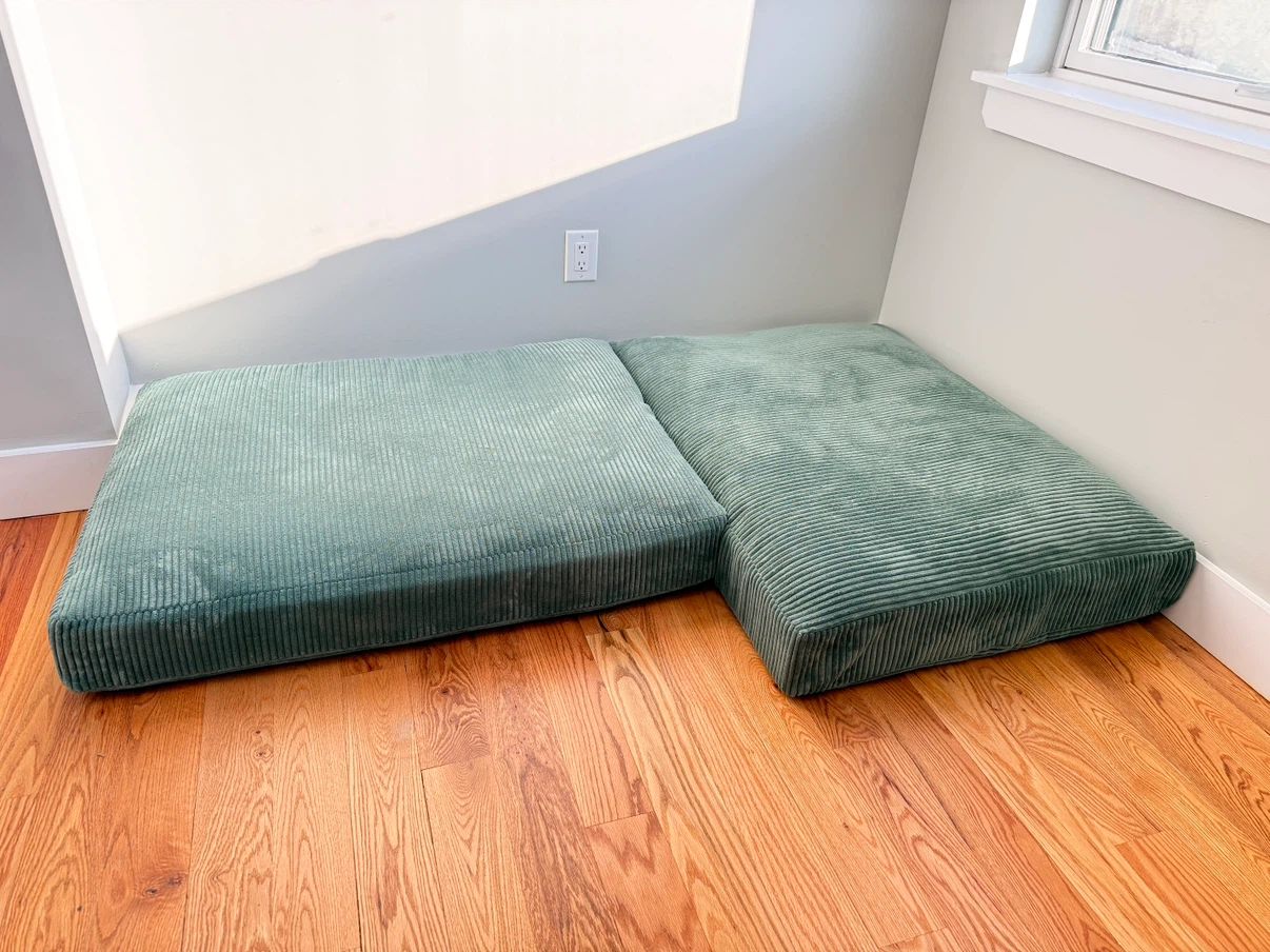 2 Ottomans & 2 Floor Cushions - photo 5