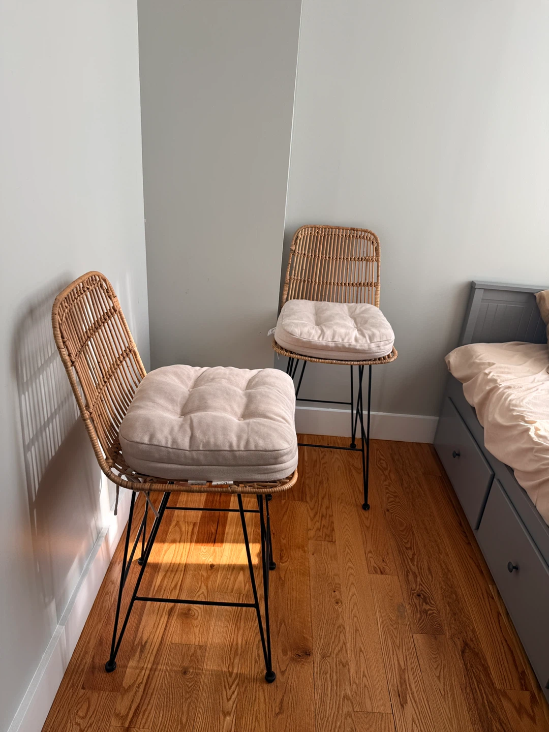 Beautiful Rattan Bar Stools with cushions - photo 2