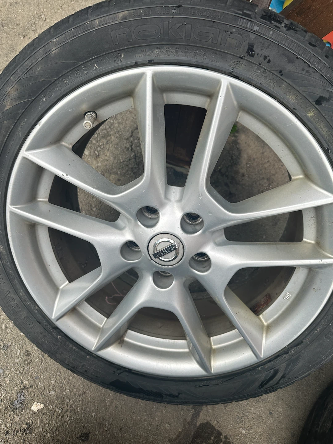 Set of 4 Nissan 18-inch Alloy Wheels and Tires - photo 2