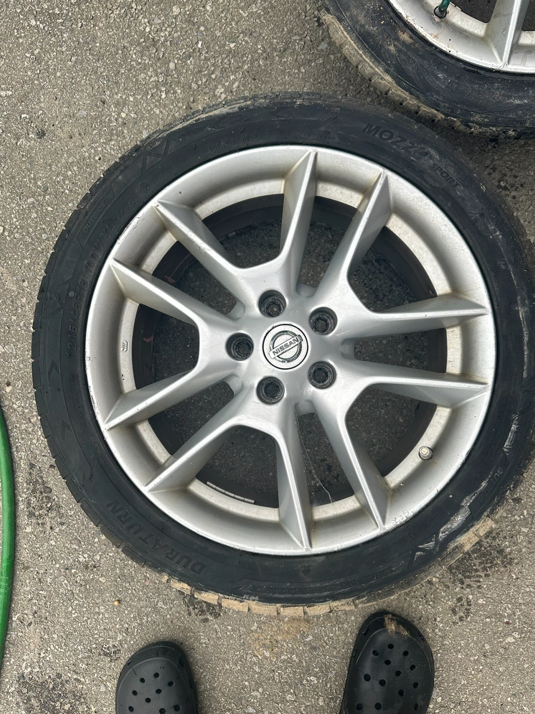 Set of 4 Nissan 18-inch Alloy Wheels and Tires - photo 5