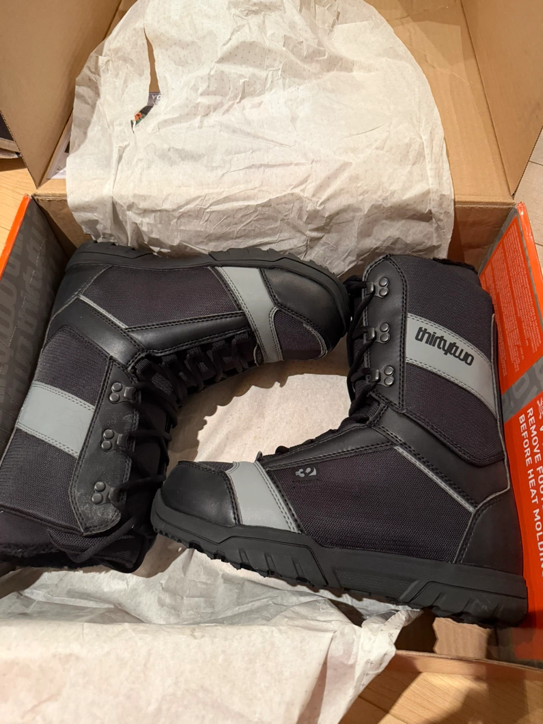 Men's Snowboard Boots Size 9