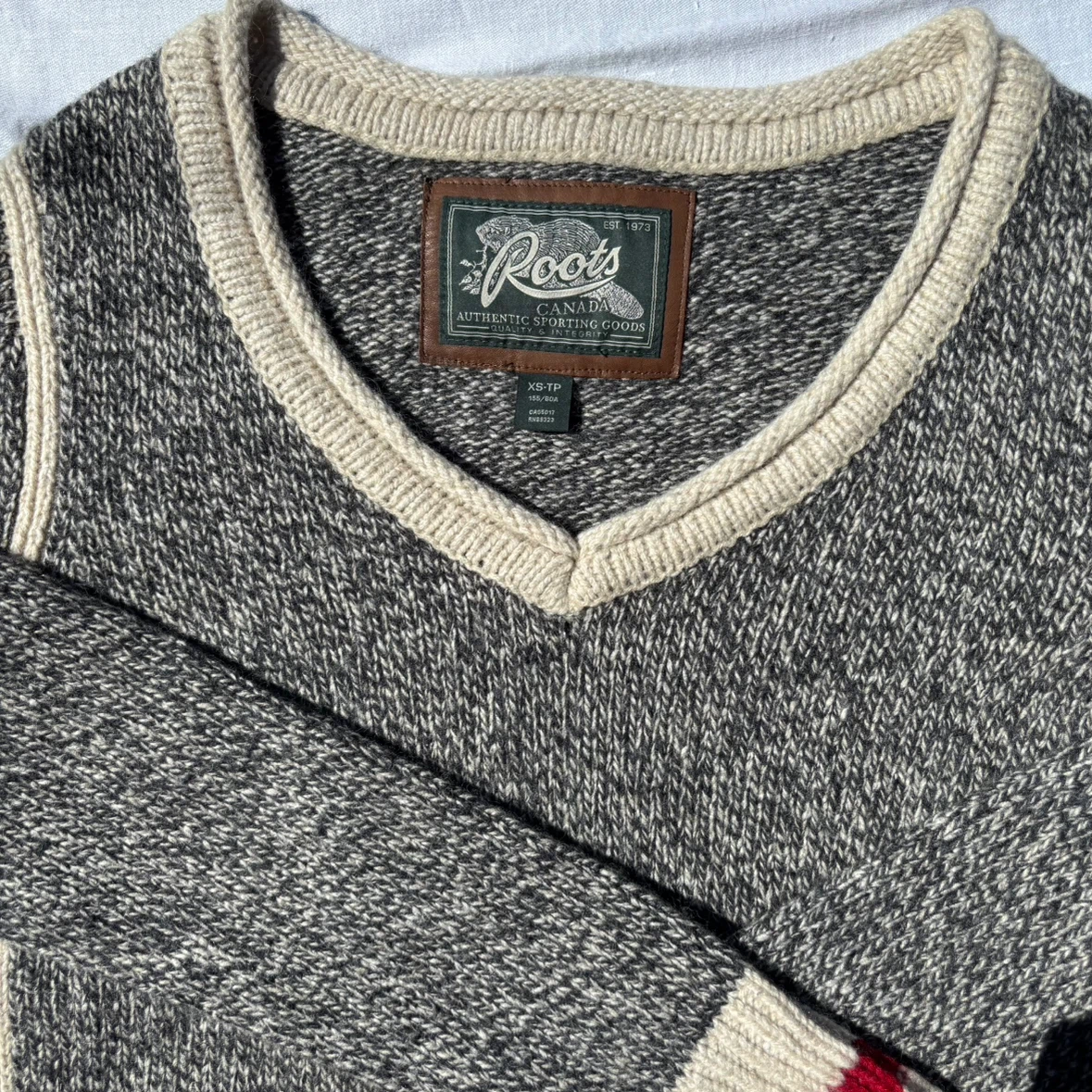 Roots grey marled V-Neck Knit Sweater - Size XS - photo 3