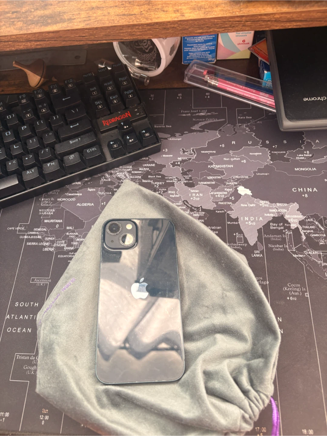 Apple iPhone 13 Midnight