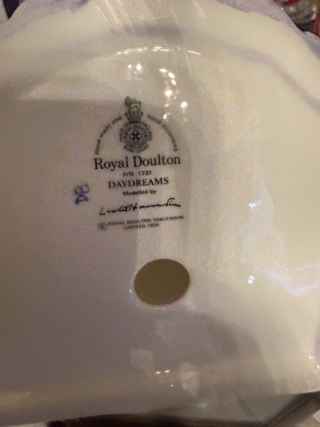 Royal Doulton Daydreams HN 1731 Figurine - photo 2