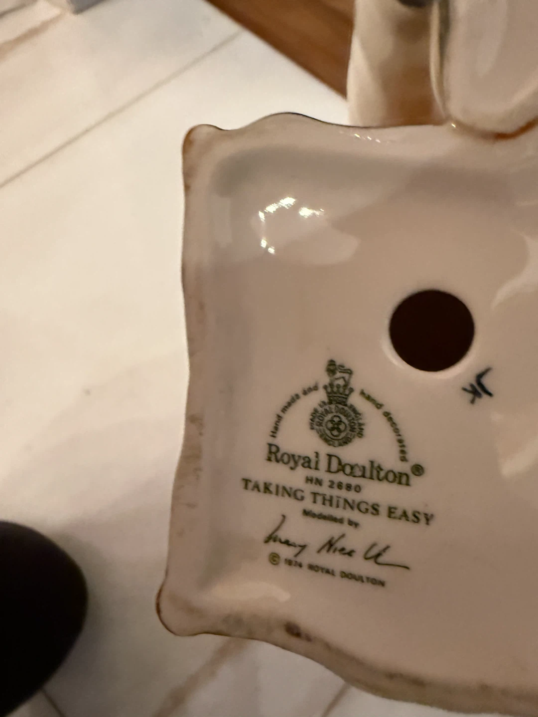 Royal Doulton Taking Things Easy Figurine HN 2680 - photo 2
