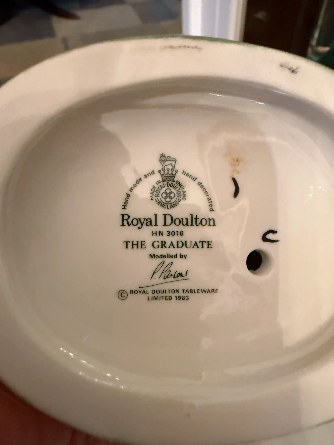 Royal Doulton The Graduate Figurine HN 3016 - photo 2