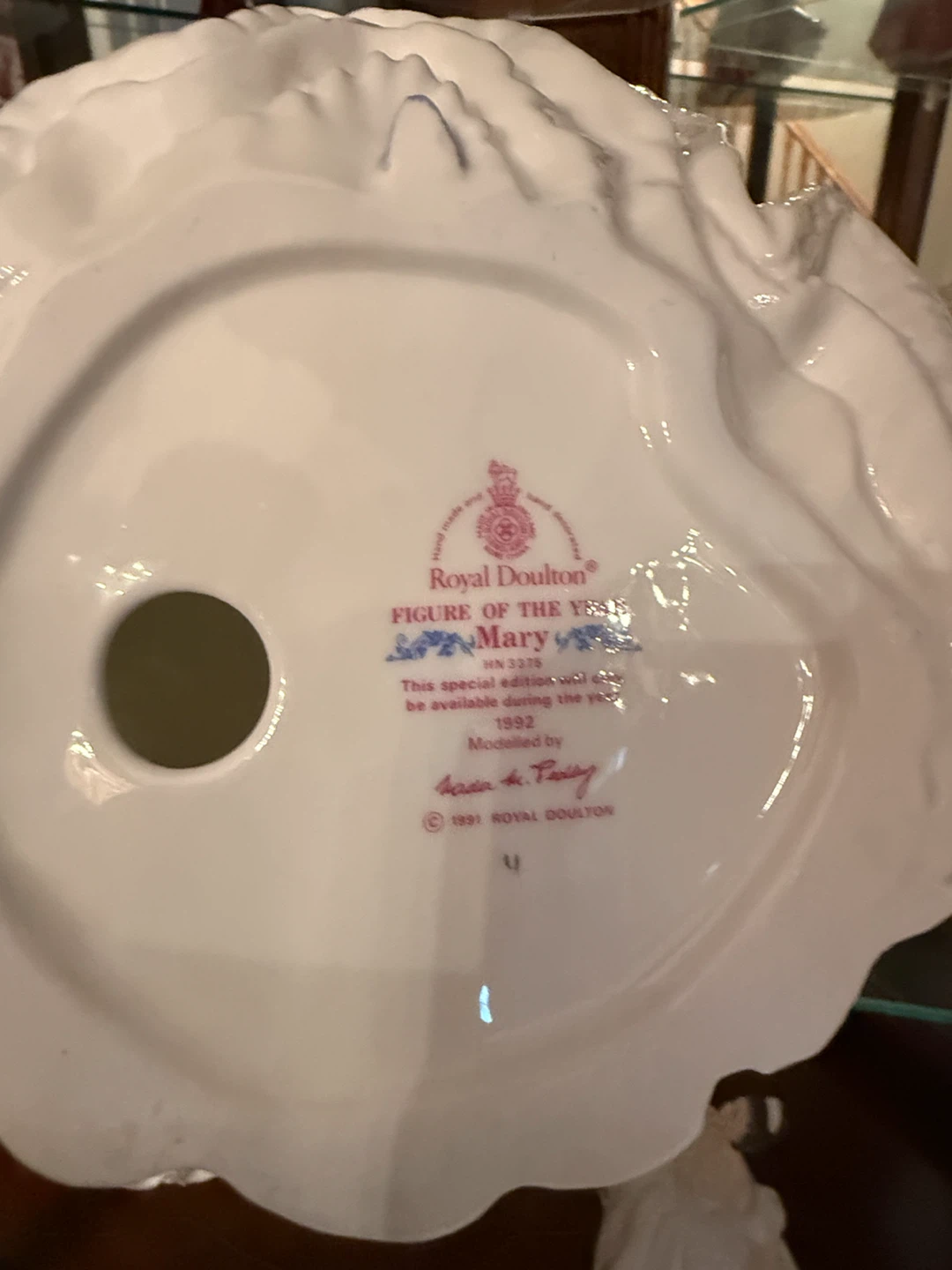 Royal Doulton Mary Figure of the Year 1992 - photo 2