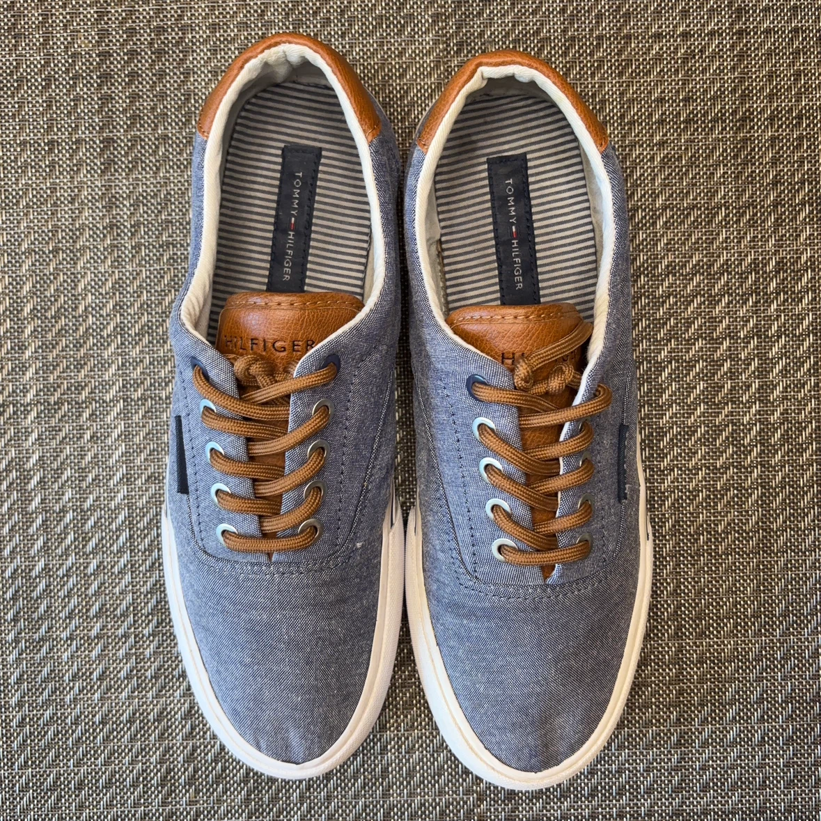 Tommy Hilfiger size 8 men’s Blue Sneakers
