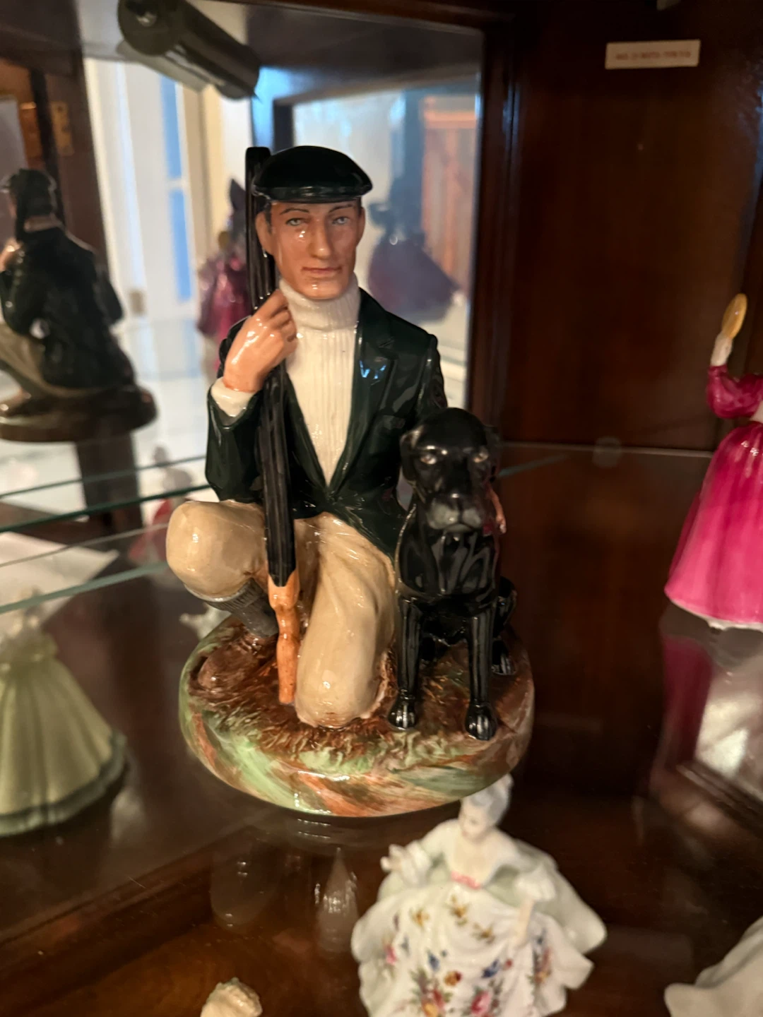 Royal Doulton The Gamekeeper HN 2879 Figurine