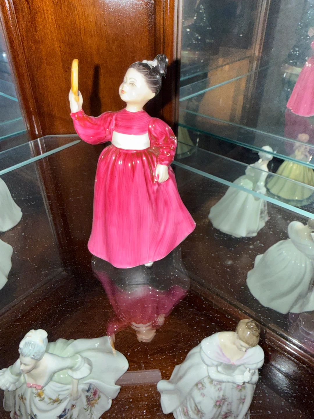 Royal Doulton Vanity Figurine HN 2475
