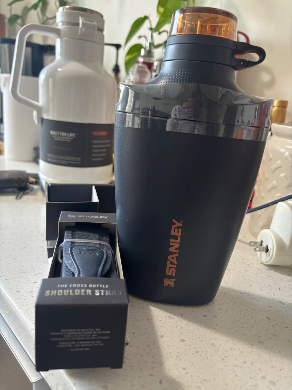 Stanley Cross Bottle 680ml - photo 3