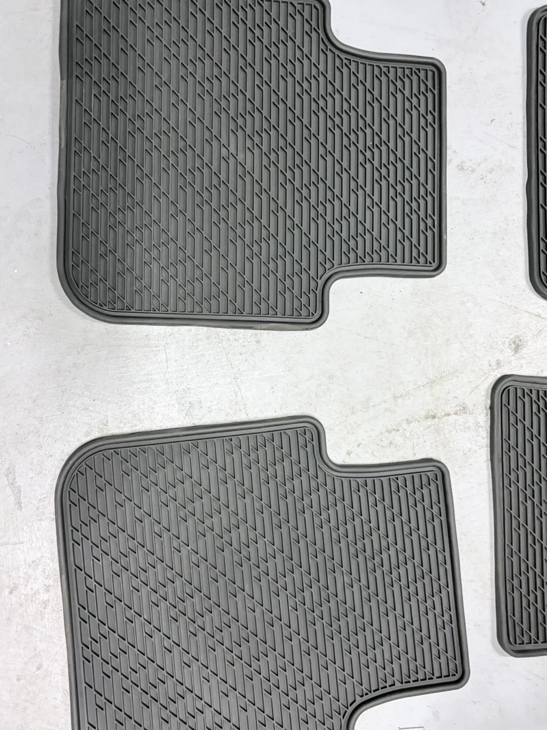 Volkswagen Tiguan Rubber Floor Mats - photo 3