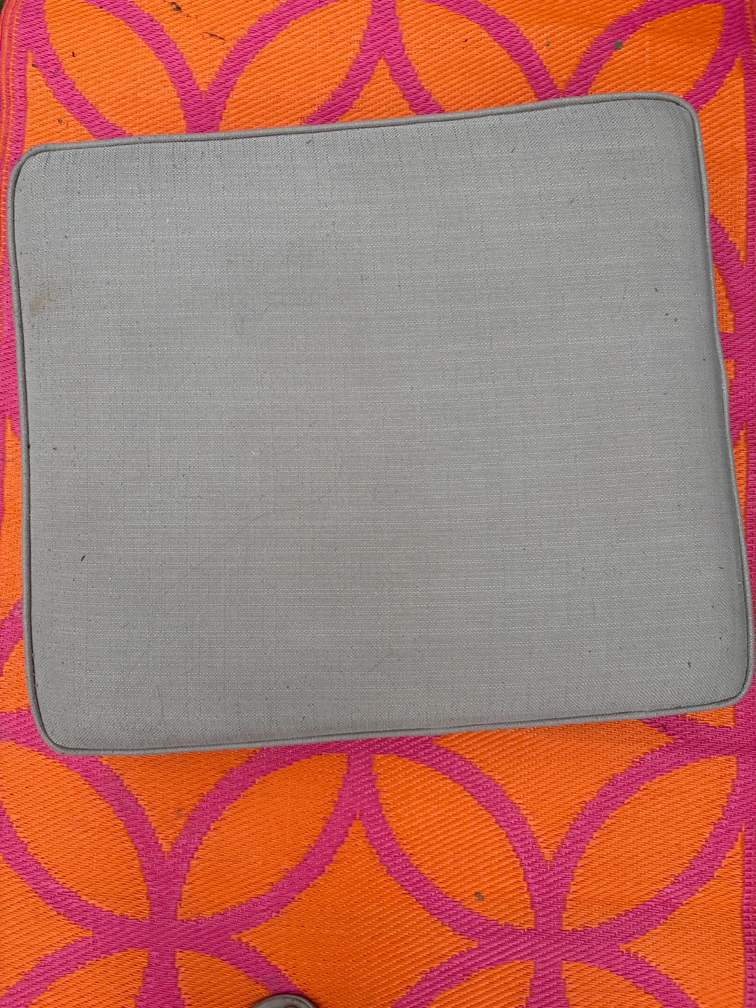 5 Beige Outdoor Chair Cushion