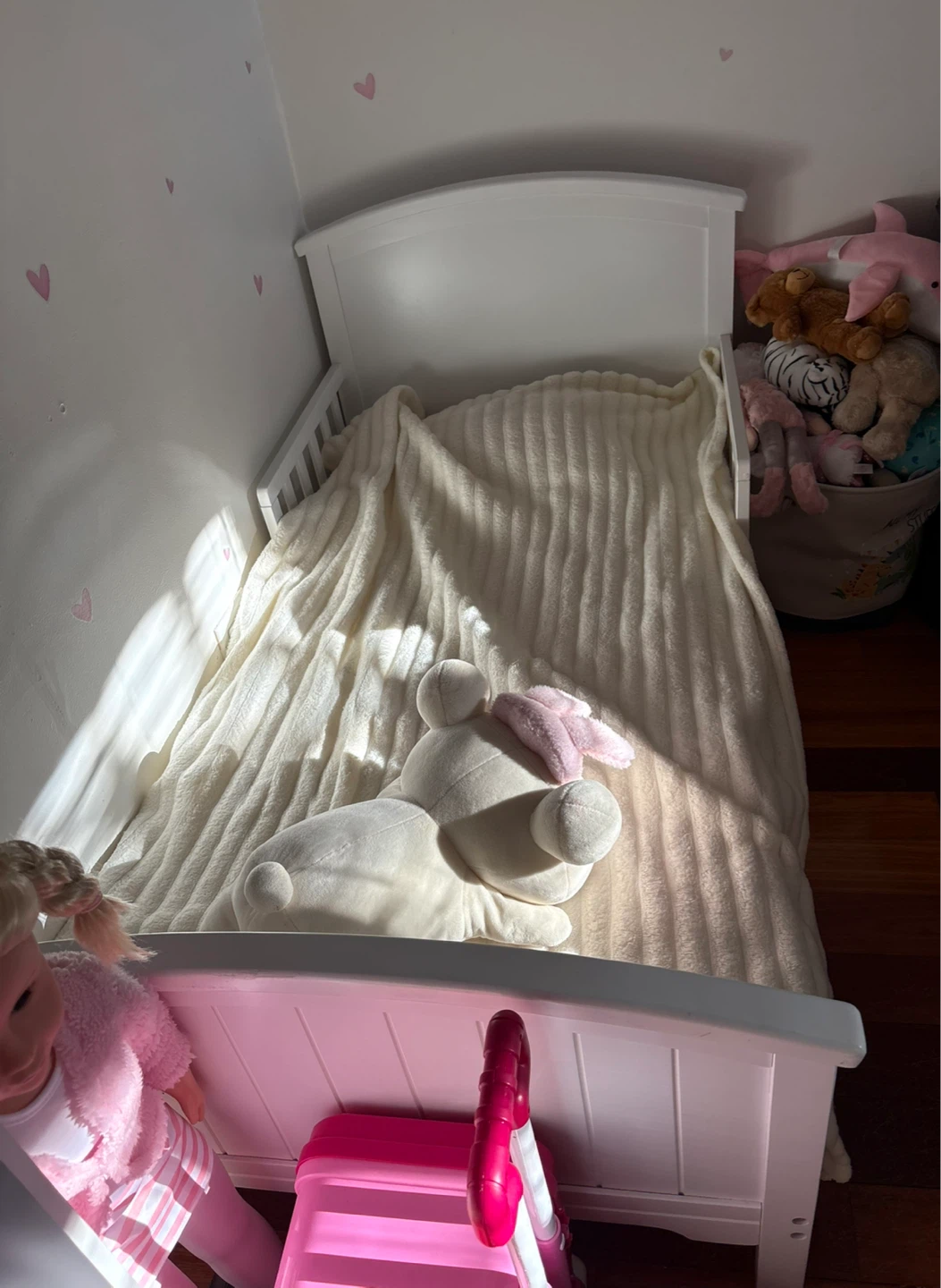White Wooden Toddler Bed - photo 2