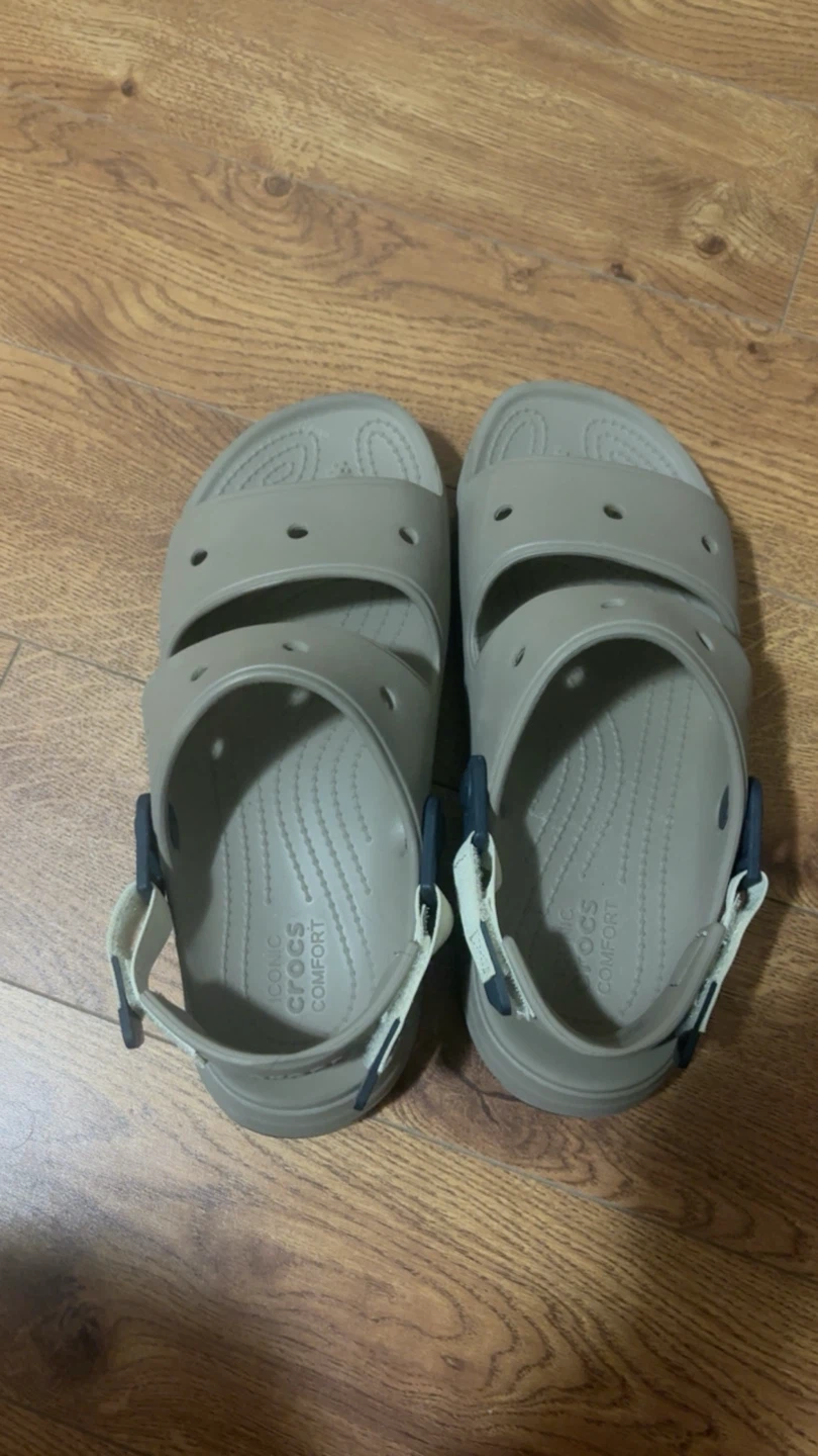 Crocs Sandals Men's 8 Women's 10