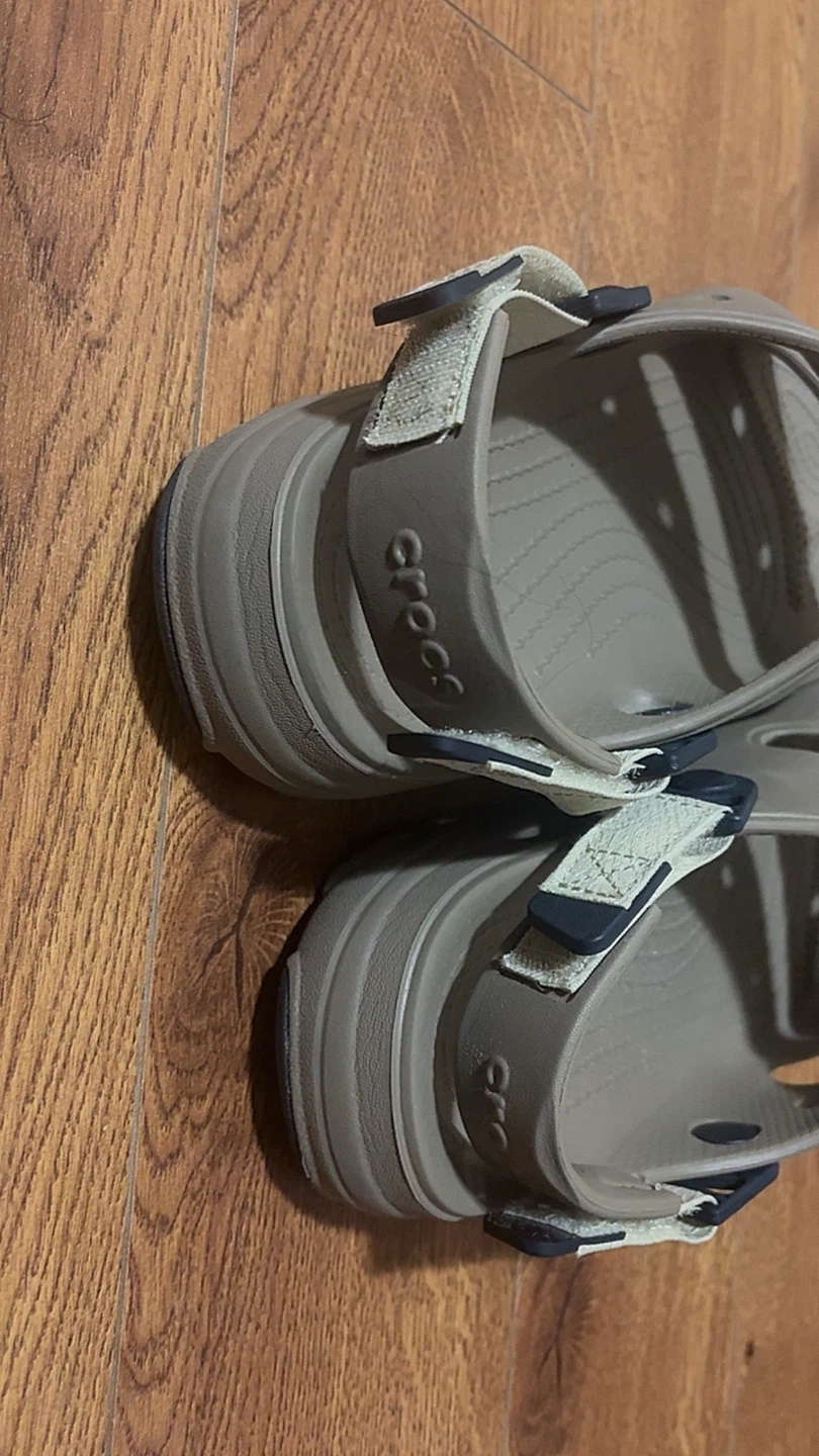 Crocs Sandals Men's 8 Women's 10 - photo 2