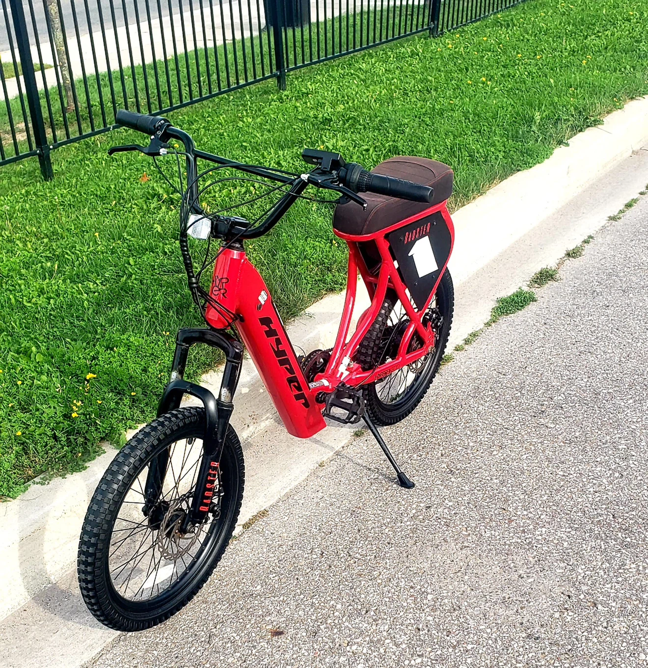 Hyper Radster 36V Electric Assist Bike - photo 2