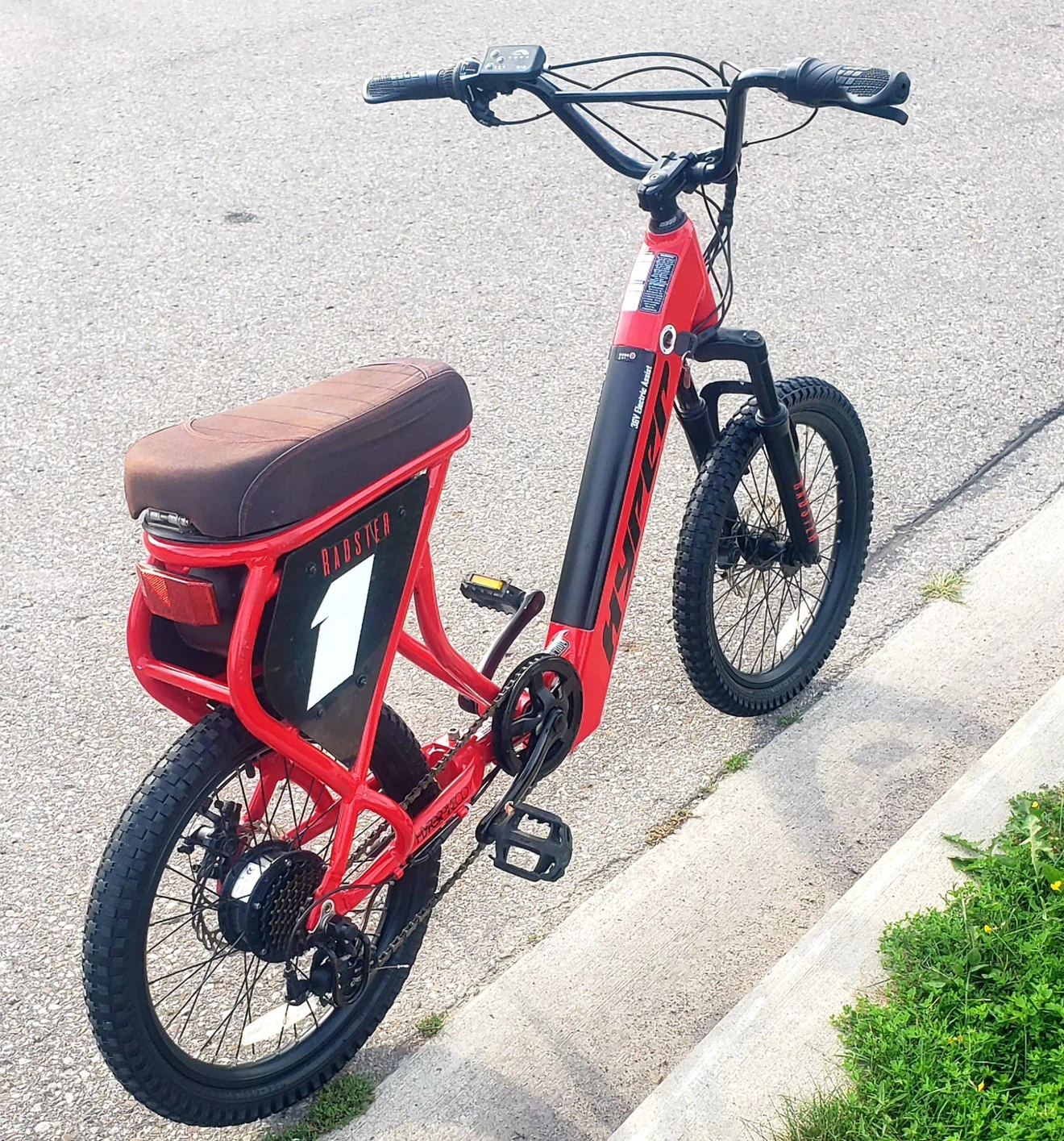 Hyper Radster 36V Electric Assist Bike - photo 3