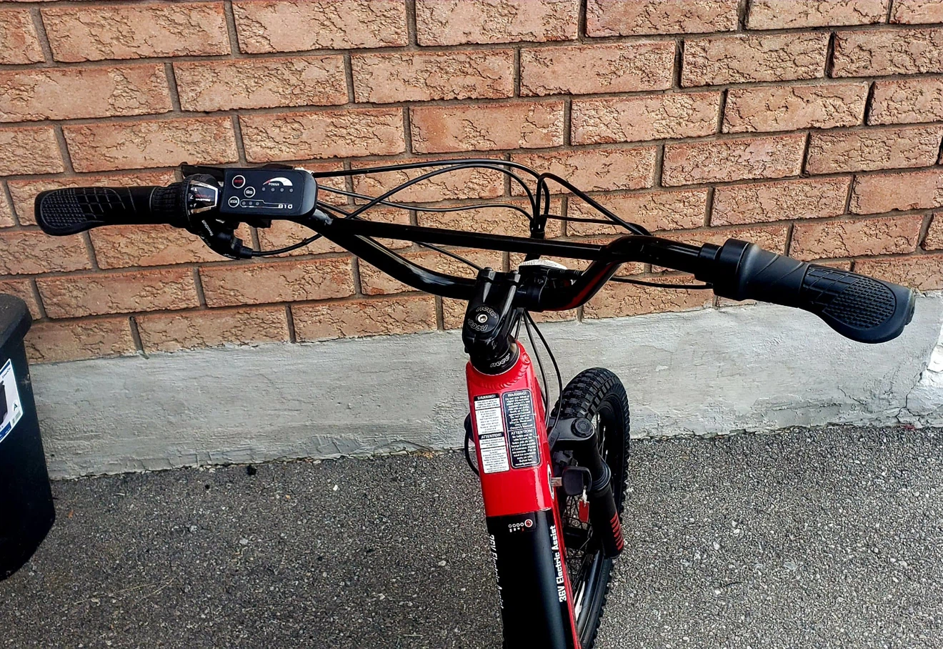 Hyper Radster 36V Electric Assist Bike - photo 5