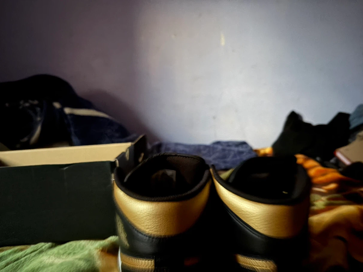 Air Jordan 1 Mid Black and Gold Sneakers - photo 3