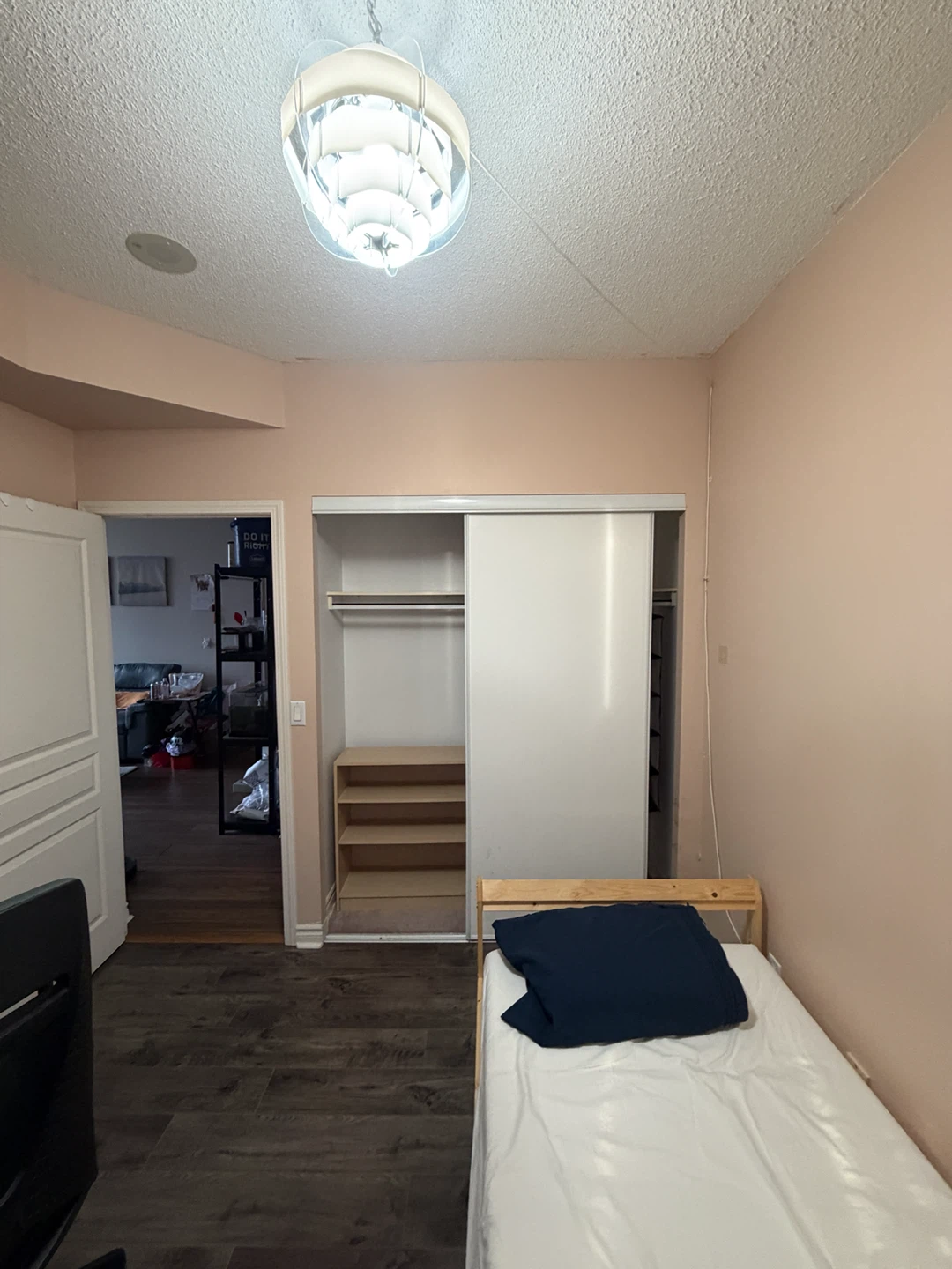 Finch second room with private washroom - photo 3