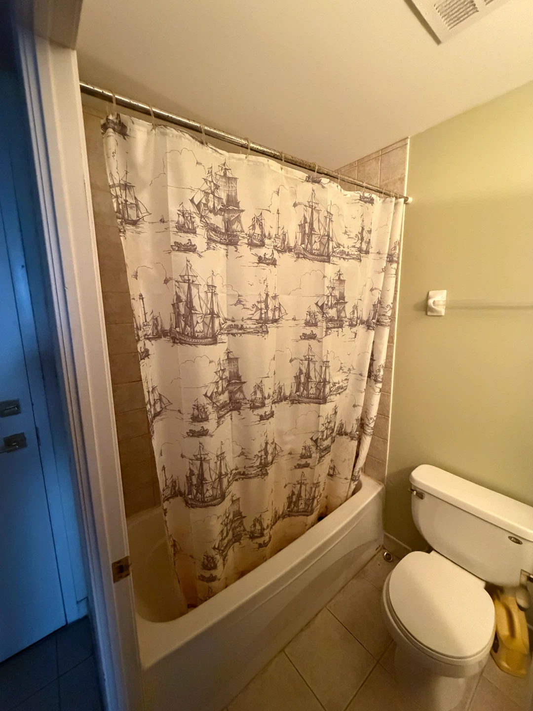 Finch second room with private washroom - photo 4