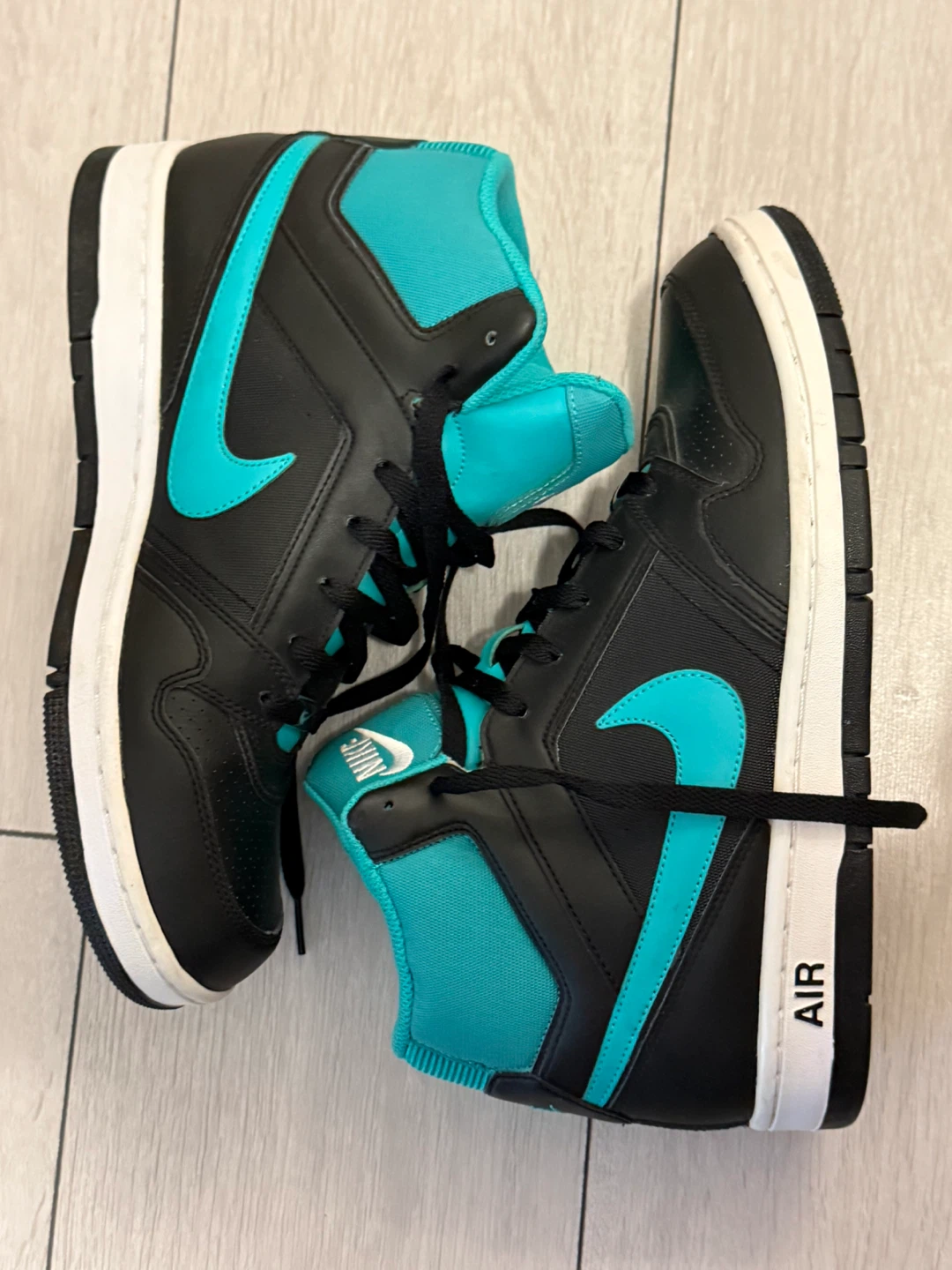 Nike Air High-Top Sneakers Black and Teal