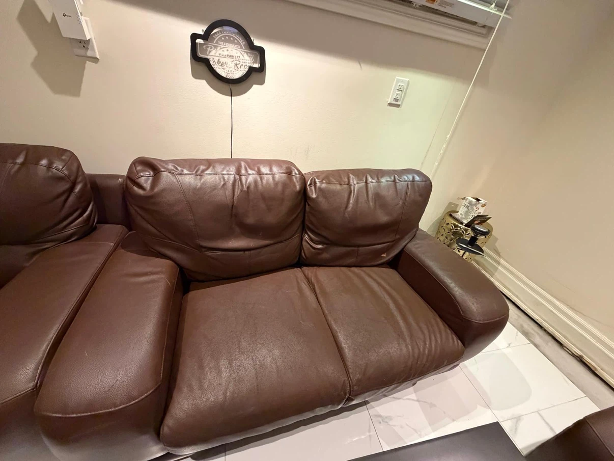 Dark brown leather loveseat - photo 5