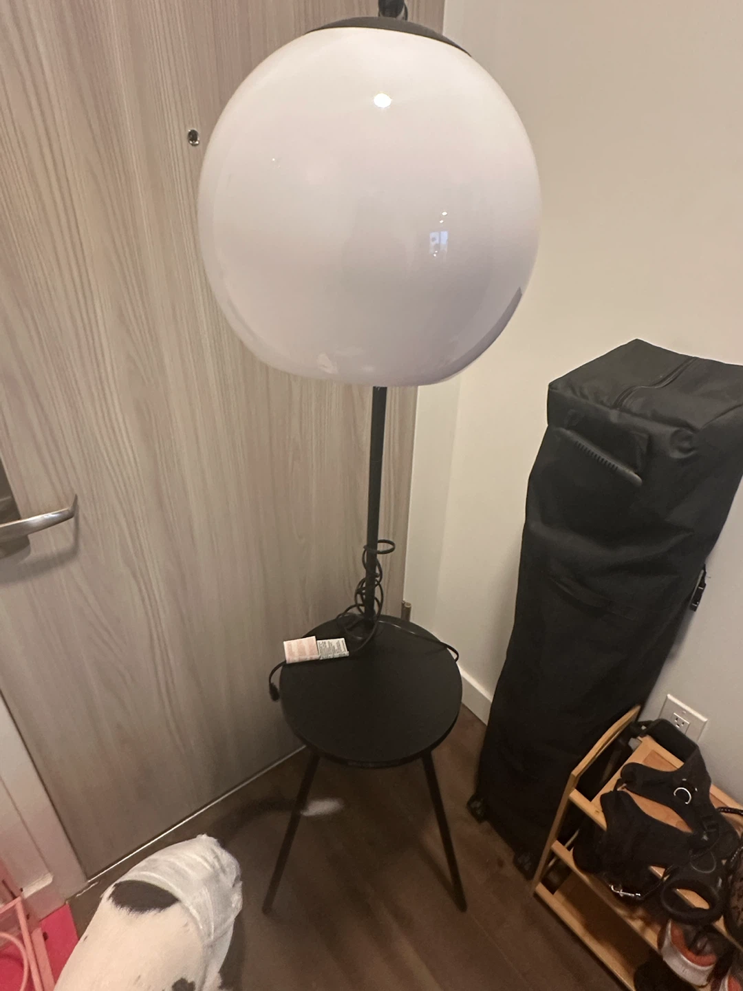 Modern Floor Lamp with Integrated Side Table - photo 3