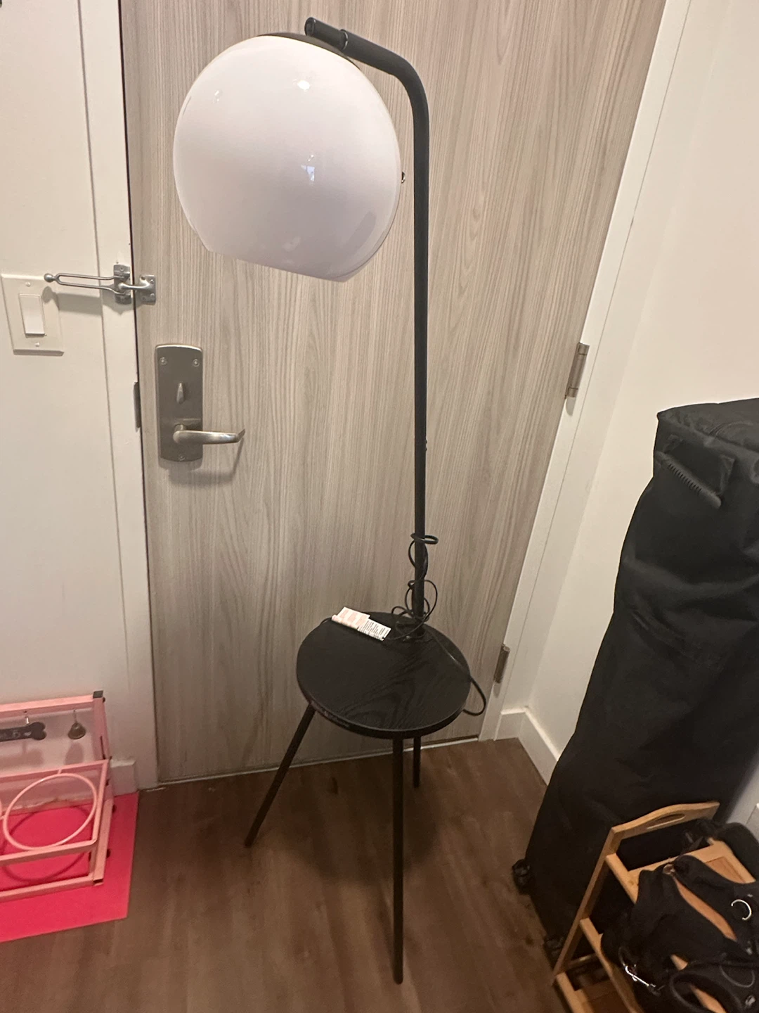 Modern Floor Lamp with Integrated Side Table - photo 4