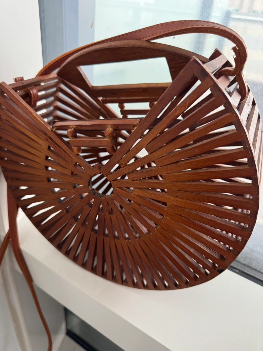 Cult Gaia style from Bali island Wooden circular handbag