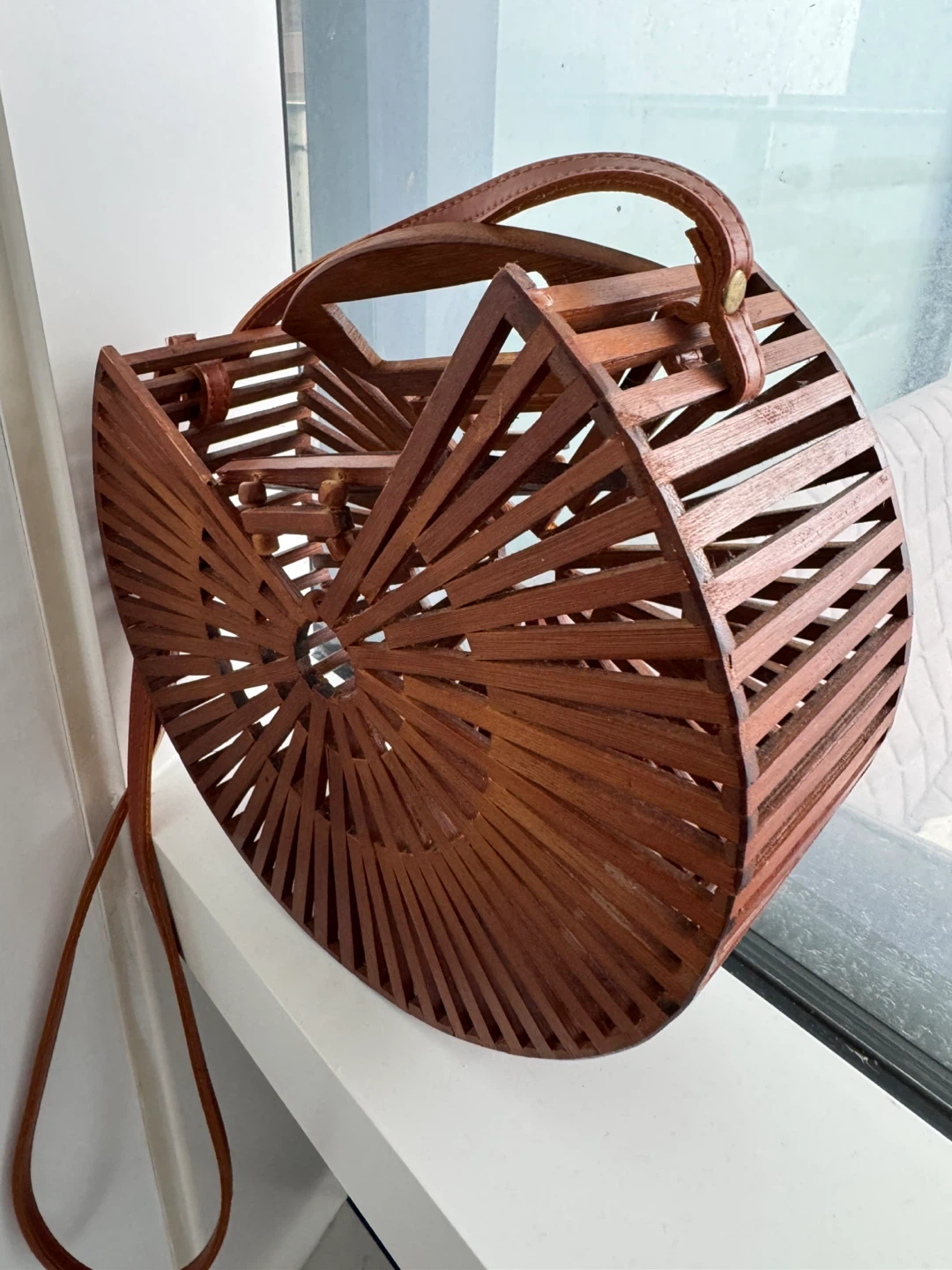 Cult Gaia style from Bali island Wooden circular handbag - photo 4